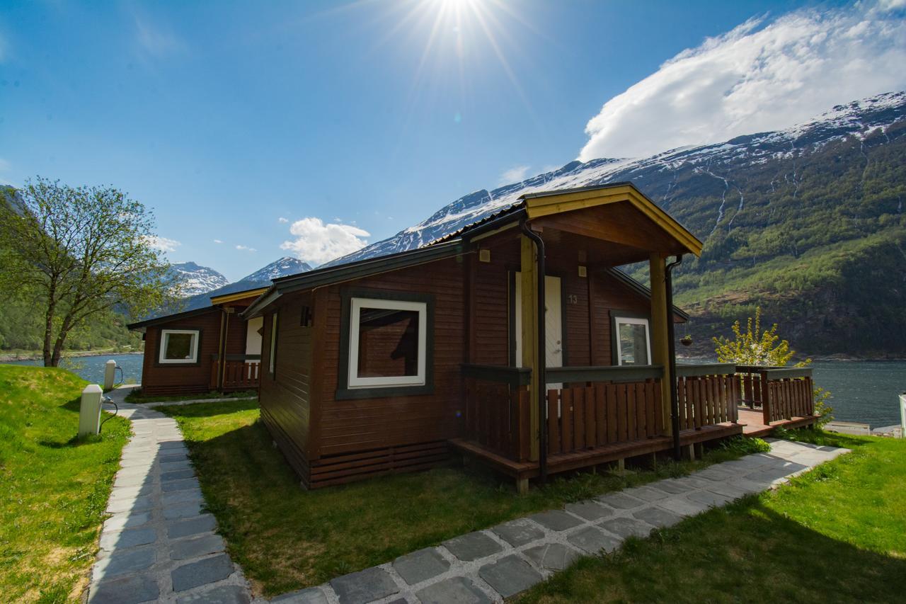 Grande Hytteutleige Og Camping Geiranger Kültér fotó