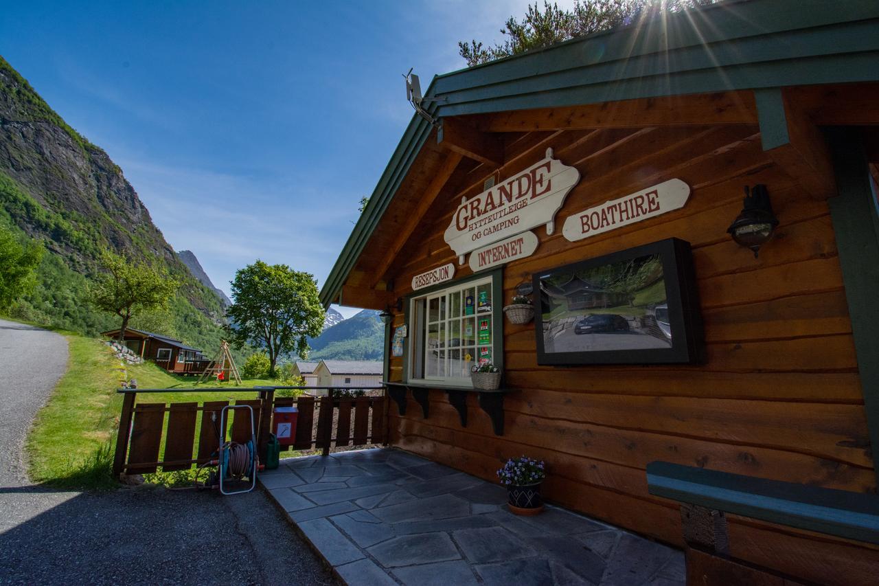 Grande Hytteutleige Og Camping Geiranger Kültér fotó