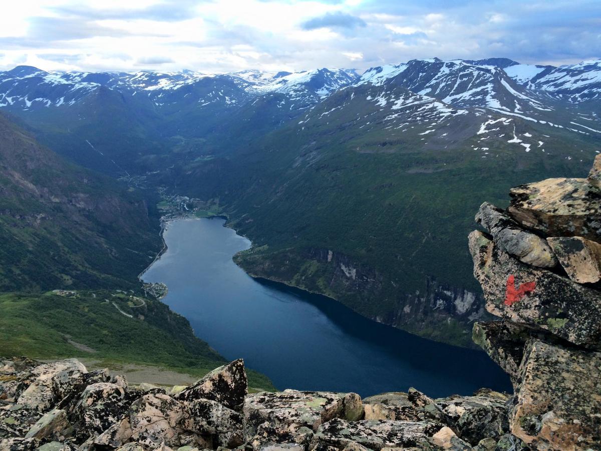 Grande Hytteutleige Og Camping Geiranger Kültér fotó